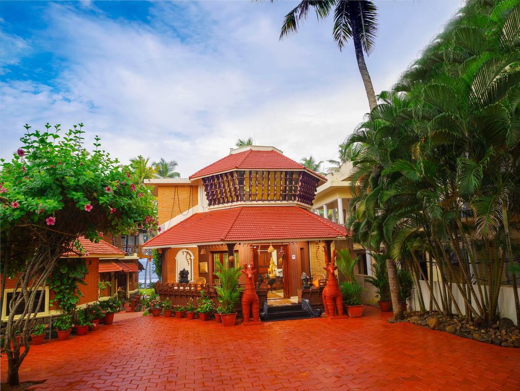 Krishnatheeram Ayur Holy Beach Resorts Варкала Екстер'єр фото
